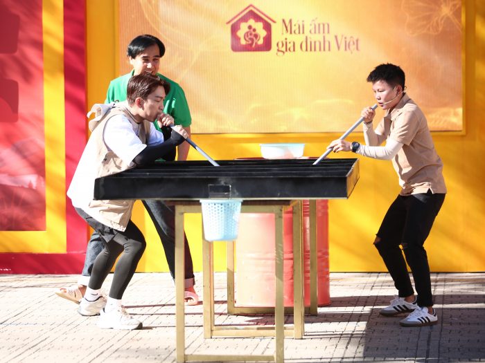 Hai khách mời phối hợp nhịp nhàng trong mọi thử thách để mang về nhiều phần thưởng giá trị cho ba hoàn cảnh