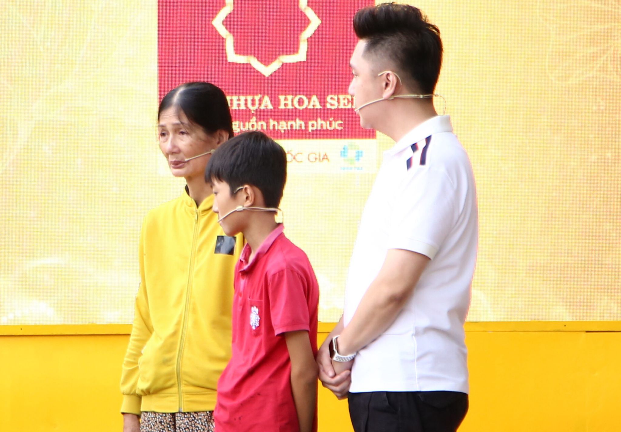 Dì của Kha dù sức khỏe đã yếu đi nhiều nhưng vẫn gánh gồng lo cho cháu ăn học.