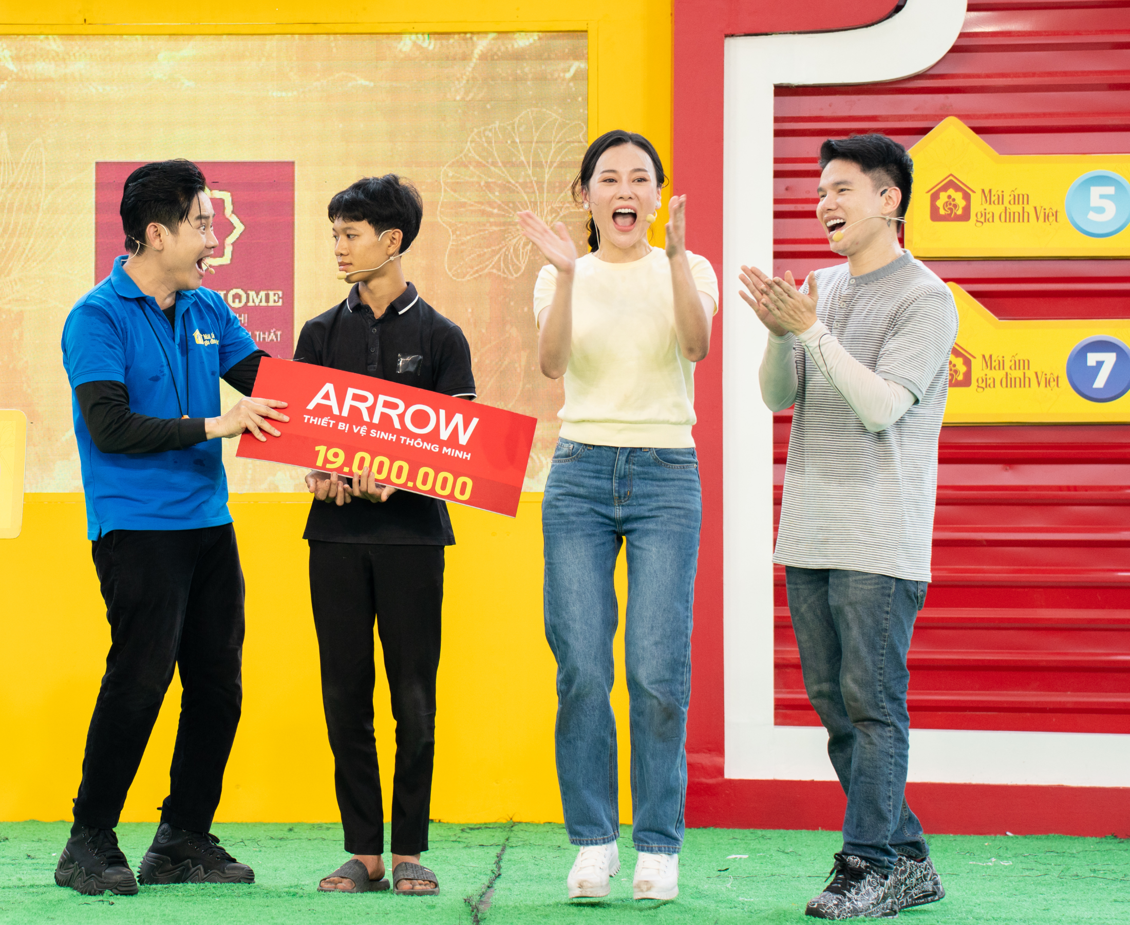 Gia đình em Nguyễn Danh Tuấn về 3.