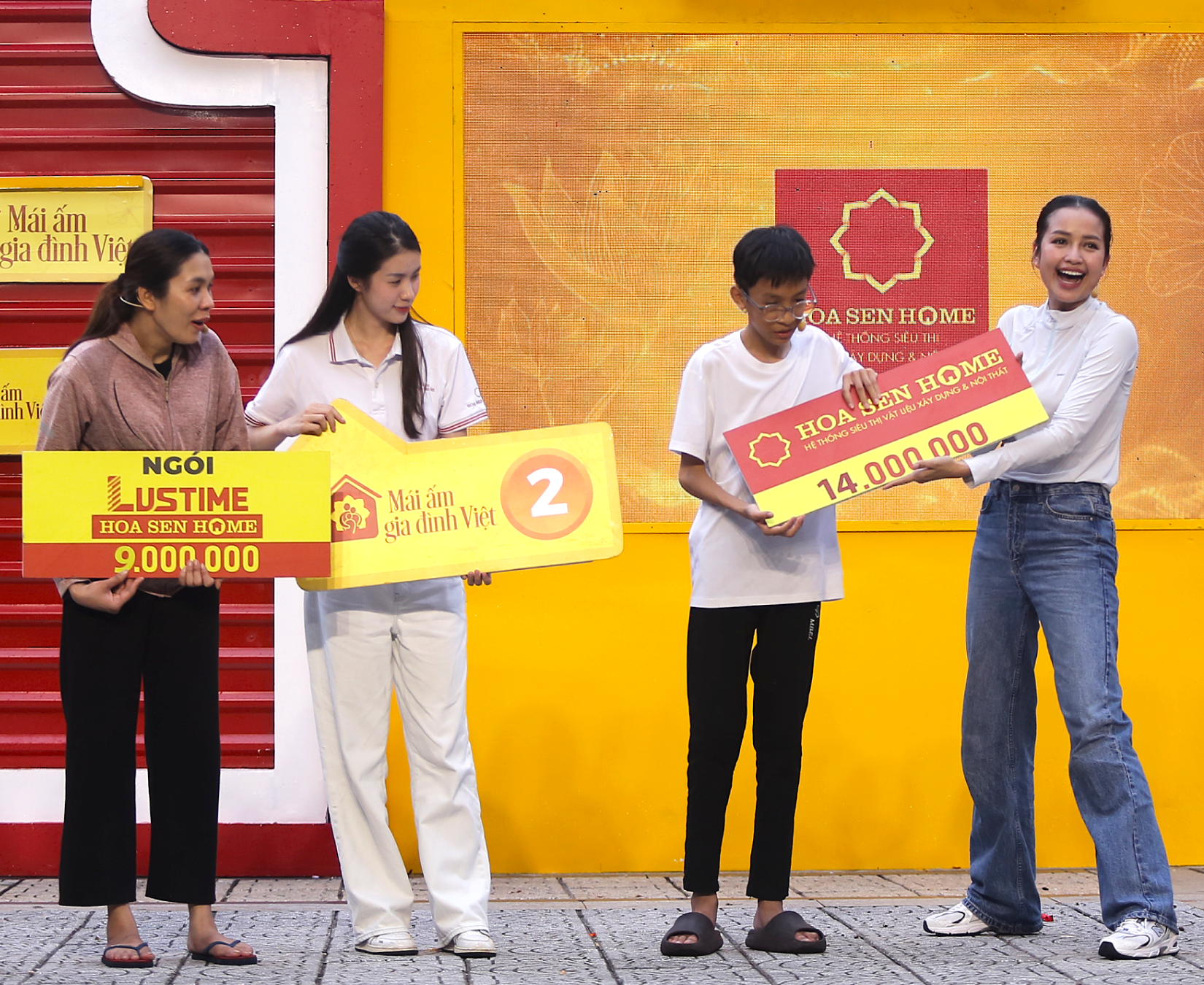 Gia đình em Nguyễn Quốc Bảo về nhì.