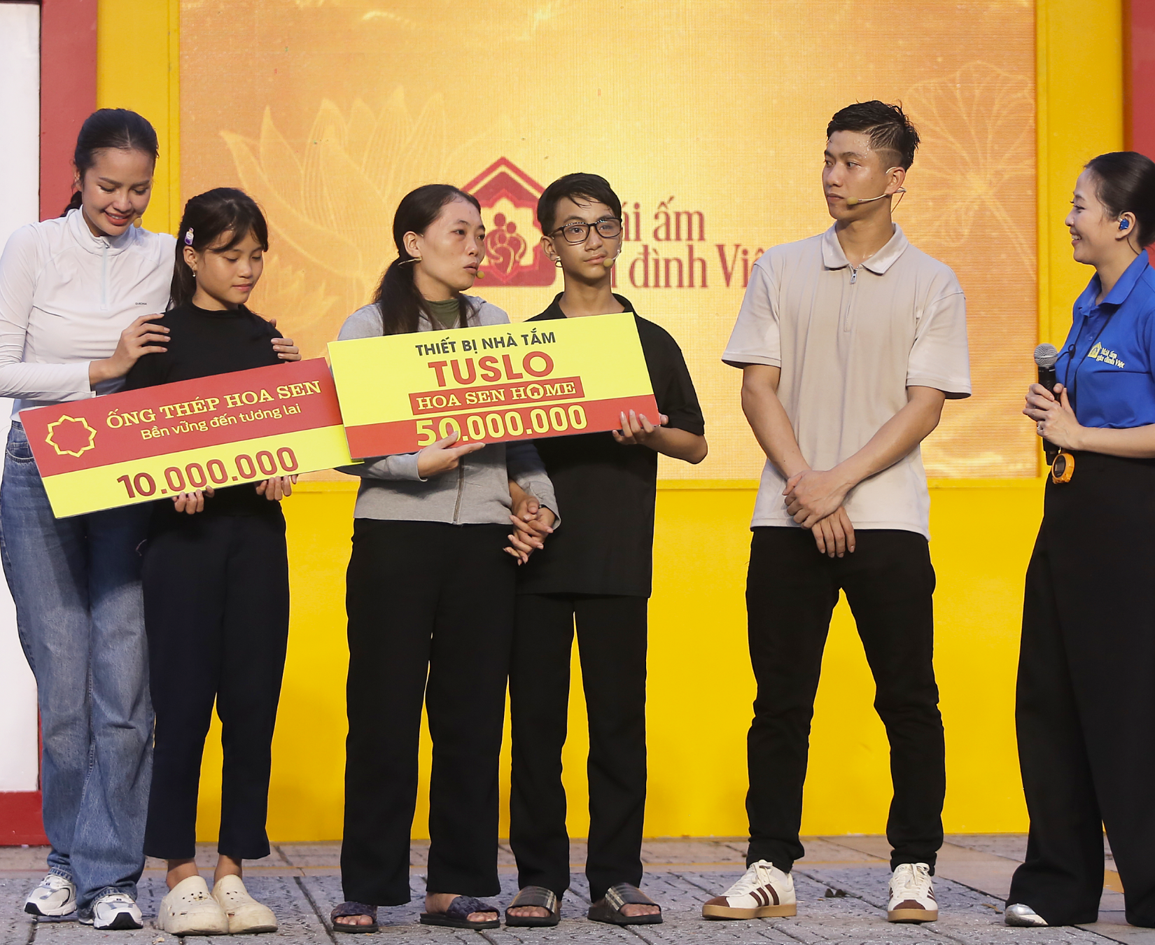 Gia đình em Phan Nguyễn Xuân Duy về nhất.