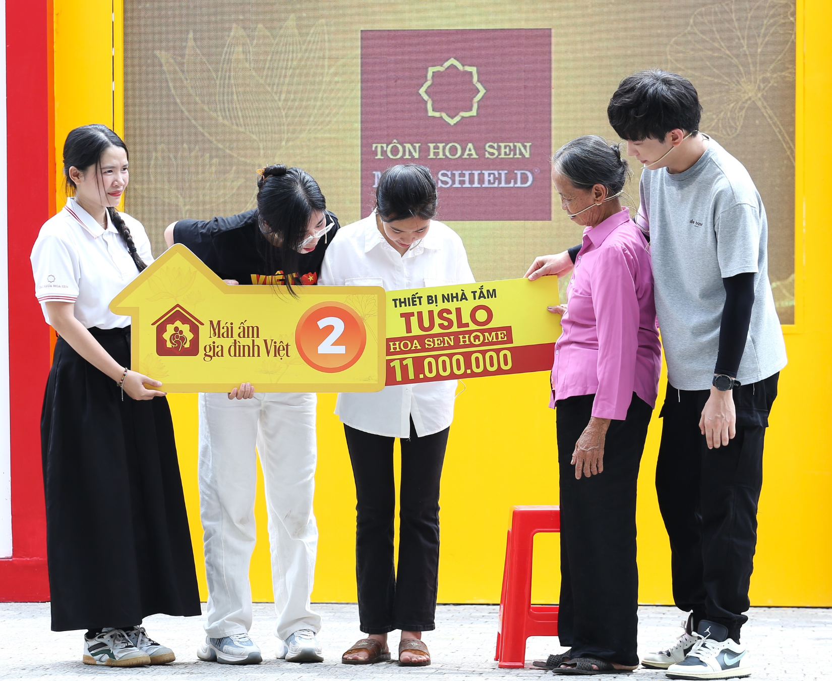 Gia đình em Lê Bảo Châu về nhì.