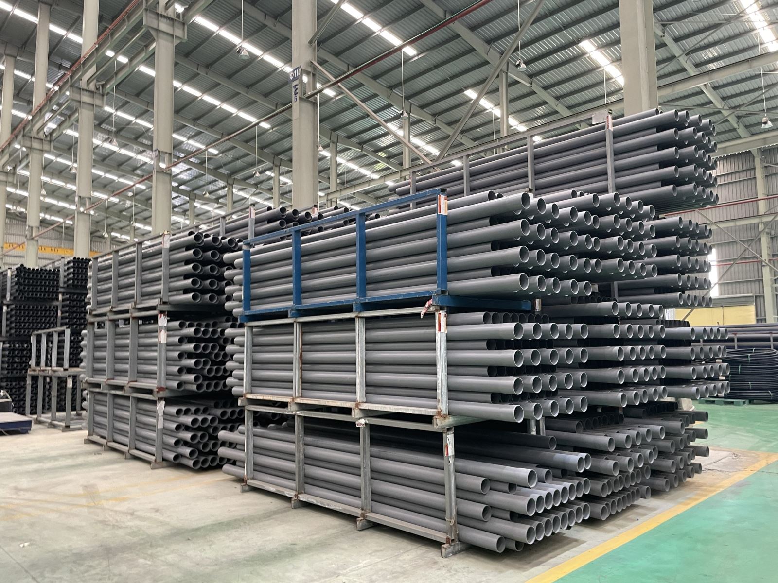 Kho bảo quản ống nhựa Hoa Sen