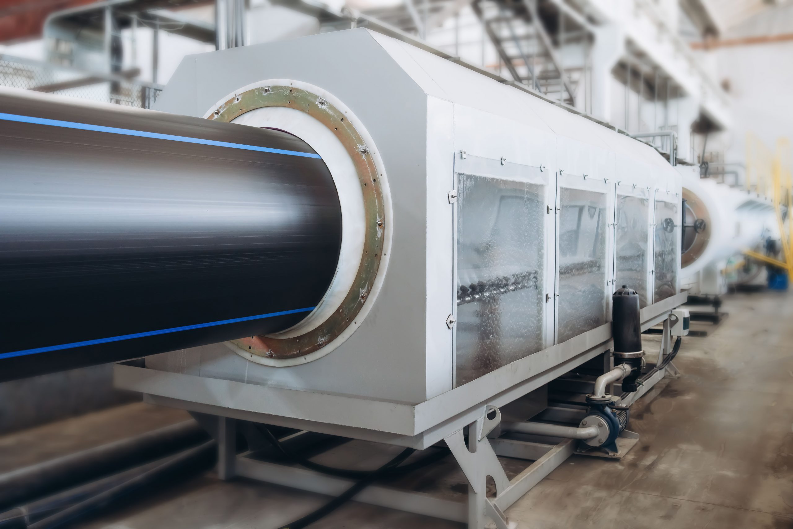 Ống nhựa HDPE được sản xuất từ hạt nhựa nguyên sinh với độ bền cao và khả năng chống chịu các điều kiện thời tiết khắc nghiệt và hóa chất mạnh