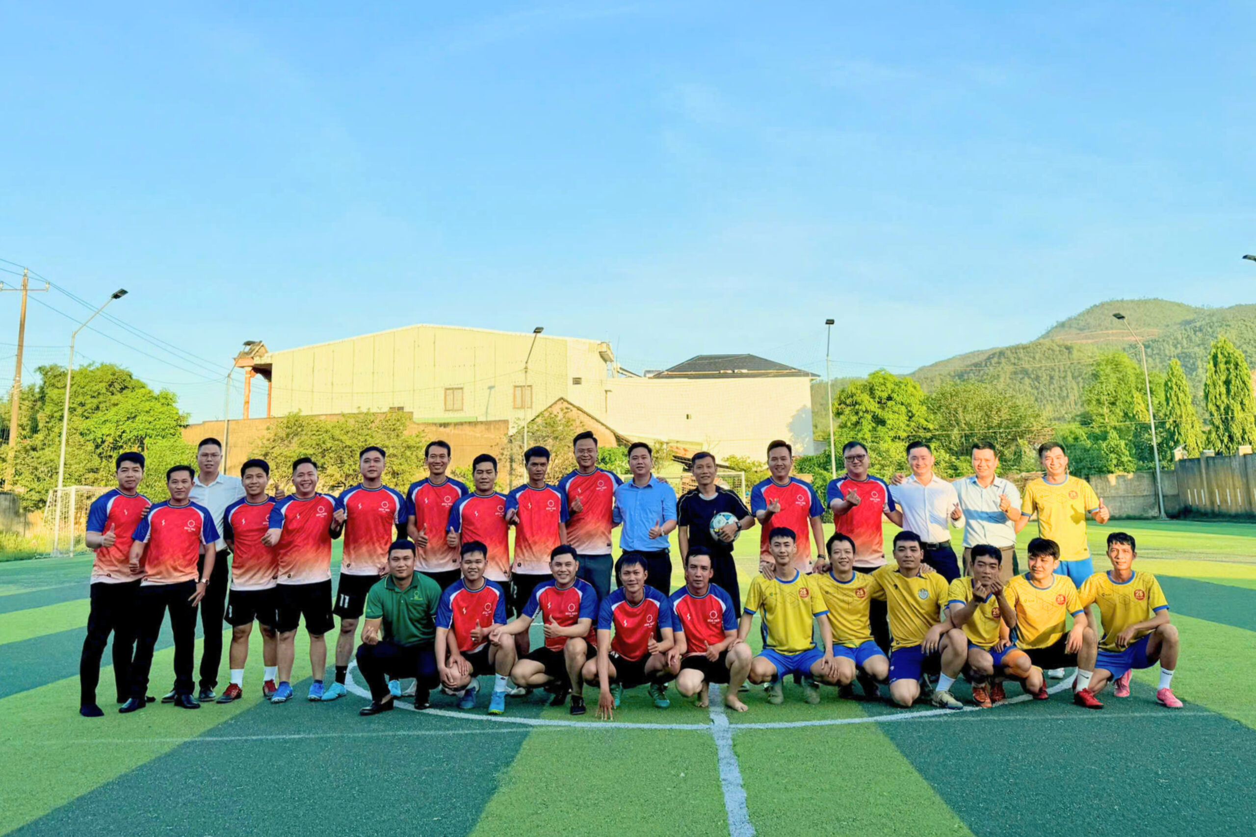 Chương trình giao lưu bóng đá giữa đội ngũ Kinh doanh và Sản xuất tại Nhà máy Nhựa Hoa Sen Gia Lai